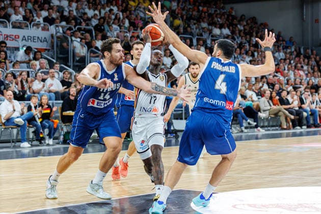 Kyprianos Maragkos (Zypern, 14), Dennis Schroeder (Deutschland, 17), Ioannis Pashialis (Zypern, 04), Deutschland vs. Zypern, Basketball, WM Qualifikation 2027, Gruppe E, 06.07.2026 Deutschland vs. Zypern, Basketball, WM Qualifikation 2027, Gruppe E, 06.07.2026 Bamberg *** Kyprianos Maragkos, Cyprus, 14, Dennis Schroeder, Germany, 17, Ioannis Pashialis, Cyprus, 04, Germany vs. Cyprus, Basketball, 2027 World Cup Qualifiers, Group E, July 6, 2026 Germany vs. Cyprus, Basketball, 2027 World Cup Qualifiers, Group E, July 6, 2026 Bamberg Copyright: xEibner-Pressefoto G.xSantemizx EP_GSZ