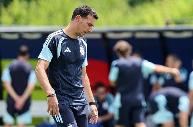 FIFA World Cup, WM, Weltmeisterschaft, Fussball 2026 - Argentina training session Argentina™s national soccer team head coach Lionel Scaloni attends a training session in Kennesaw, Georgia, USA, 06 July 2026. Argentina will face Egypt on 07 July in a FIFA World Cup 2026 round of 16 match. KENNESAW United States  Copyright: xRONALDxWITTEKx