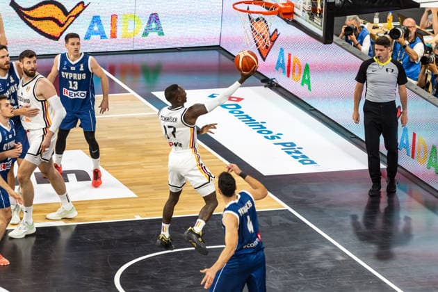 GER, FIBA Basketball World Cup 2027, European Qualifiers, Deutschland-Zypern. 06.07.2026, Brose Arena, Bamberg, GER, FIBA Basketball World Cup 2027, European Qualifiers, Deutschland-Zypern. Dennis Schröder (Deutschland, No17) Â Foto: Alexander Trienitz Bamberg Brose Arena Bayern Deutschland *** GER, 2027 FIBA Basketball World Cup, European Qualifiers, Germany vs. Cyprus, July 6, 2026, Brose Arena, Bamberg, GER, FIBA Basketball World Cup 2027, European Qualifiers, Germany vs. Cyprus, Dennis Schröder (Germany, No. 17) Photo by Alexander Trienitz, Bamberg, Brose Arena, Bavaria, Germany
