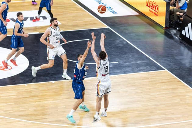 GER, FIBA Basketball World Cup 2027, European Qualifiers, Deutschland-Zypern. 06.07.2026, Brose Arena, Bamberg, GER, FIBA Basketball World Cup 2027, European Qualifiers, Deutschland-Zypern. Kay Bruhnke (Deutschland, No19) Â Foto: Alexander Trienitz Bamberg Brose Arena Bayern Deutschland *** GER, 2027 FIBA Basketball World Cup, European Qualifiers, Germany vs. Cyprus, July 6, 2026, Brose Arena, Bamberg, GER, FIBA Basketball World Cup 2027, European Qualifiers, Germany vs. Cyprus, Kay Bruhnke (Germany), No. 19. Photo by Alexander Trienitz, Bamberg, Brose Arena, Bavaria, Germany