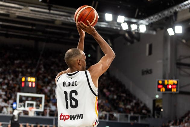 GER, FIBA Basketball World Cup 2027, European Qualifiers, Deutschland-Zypern. 06.07.2026, Brose Arena, Bamberg, GER, FIBA Basketball World Cup 2027, European Qualifiers, Deutschland-Zypern. Louis Olinde (Deutschland, No16) Â Foto: Alexander Trienitz Bamberg Brose Arena Bayern Deutschland *** GER, FIBA Basketball World Cup 2027, European Qualifiers, Germany vs. Cyprus, July 6, 2026, Brose Arena, Bamberg, GER, FIBA Basketball World Cup 2027, European Qualifiers, Germany vs. Cyprus, Louis Olinde (Germany), No. 16. Photo by Alexander Trienitz, Bamberg, Brose Arena, Bavaria, Germany