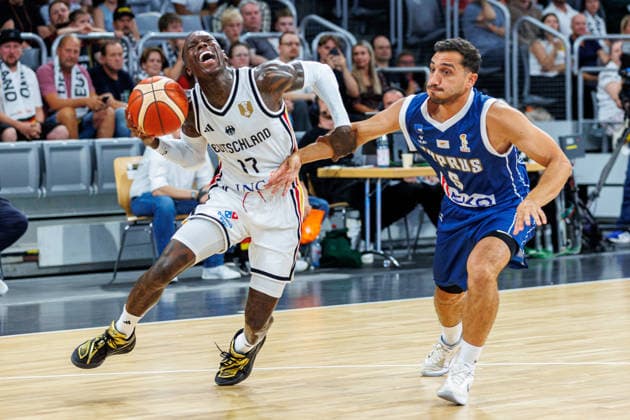 Dennis Schroeder (Deutschland, 17), Stefanos Iliadis (Zypern, 06), Deutschland vs. Zypern, Basketball, WM Qualifikation 2027, Gruppe E, 06.07.2026 Deutschland vs. Zypern, Basketball, WM Qualifikation 2027, Gruppe E, 06.07.2026 Bamberg *** Dennis Schroeder, Germany, 17, Stefanos Iliadis, Cyprus, 06, Germany vs. Cyprus, Basketball, 2027 World Cup Qualifiers, Group E, July 6, 2026 Germany vs. Cyprus, Basketball, 2027 World Cup Qualifiers, Group E, July 6, 2026 Bamberg Copyright: xEibner-Pressefoto G.xSantemizx EP_GSZ