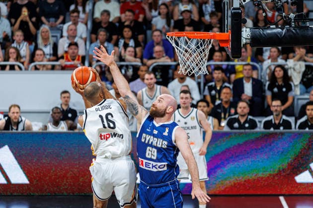 Louis Olinde (Deutschland, 16), Roberto Mantovani (Zypern, 69), Deutschland vs. Zypern, Basketball, WM Qualifikation 2027, Gruppe E, 06.07.2026 Deutschland vs. Zypern, Basketball, WM Qualifikation 2027, Gruppe E, 06.07.2026 Bamberg *** Louis Olinde, Germany, 16, Roberto Mantovani, Cyprus, 69, Germany vs. Cyprus, Basketball, 2027 World Cup Qualifiers, Group E, July 6, 2026, Germany vs. Cyprus, Basketball, 2027 World Cup Qualifiers, Group E, July 6, 2026, Bamberg Copyright: xEibner-Pressefoto G.xSantemizx EP_GSZ