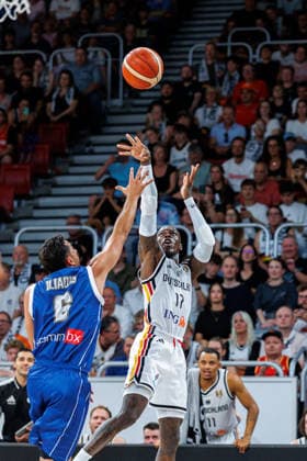 Stefanos Iliadis (Zypern, 06), Dennis Schroeder (Deutschland, 17), Deutschland vs. Zypern, Basketball, WM Qualifikation 2027, Gruppe E, 06.07.2026 Deutschland vs. Zypern, Basketball, WM Qualifikation 2027, Gruppe E, 06.07.2026 Bamberg *** Stefanos Iliadis, Cyprus, 06; Dennis Schroeder, Germany, 17; Germany vs. Cyprus, Basketball, 2027 World Cup Qualifiers, Group E, July 6, 2026 Germany vs. Cyprus, Basketball, 2027 World Cup Qualifiers, Group E, July 6, 2026 Bamberg Copyright: xEibner-Pressefoto G.xSantemizx EP_GSZ