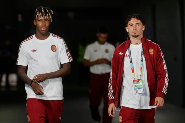 Spanish players Yeremy Pino (R) and Nico Williams (L) before the 2026 World Cup Round of 16 match between the national teams of Portugal and Spain at AT&T Stadium in Dallas, Texas, US, 6 July 2026. World Cup 2026. Portugal - Spain !ACHTUNG: NUR REDAKTIONELLE NUTZUNG!  Copyright: xMariscalx GRAF2266 20260706-55020818983_1