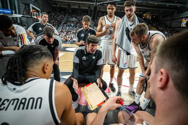 Basketball Bamberg 06.07.2026.2026 FIBA World Cup Qualifier Qualifikation zur Weltmeisterschaft 2027 Deutschland (GER) - Zypern (CYP) Alex Mumbru (Deutschland, Bundestrainer) *** Basketball Bamberg July 6, 2026 2026 FIBA World Cup Qualifier Qualification for the 2027 World Cup Germany GER Cyprus CYP Alex Mumbru, Germany, national team coach