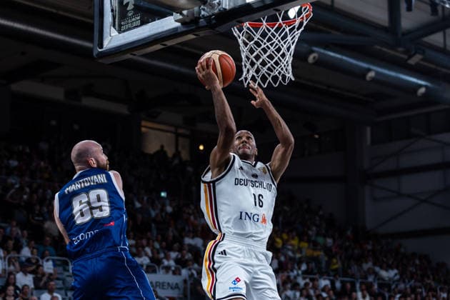 GER, FIBA Basketball World Cup 2027, European Qualifiers, Deutschland-Zypern. 06.07.2026, Brose Arena, Bamberg, GER, FIBA Basketball World Cup 2027, European Qualifiers, Deutschland-Zypern. Louis Olinde (Deutschland, No16), Roberto Mantovani (Zypern, No69) Â *** GER, 2027 FIBA Basketball World Cup, European Qualifiers, Germany vs. Cyprus, July 6, 2026, Brose Arena, Bamberg, GER, FIBA Basketball World Cup 2027, European Qualifiers, Germany vs. Cyprus, Louis Olinde (Germany, No. 16), Roberto Mantovani (Cyprus, No. 69) Â Nordphotox xTrienitz nph00051