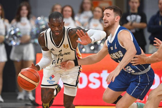Dennis SCHROEDER (GER), Aktion,Zweikampf gegen Christos LOIZIDES (CYP), Basketball Laenderspiel WM Qualifikation Deutschland (GER) - Zypern (CYP) am 06.07.2026 Brose Arena Bamberg. *** Dennis SCHROEDER (GER), Action, one-on-one battle against Christos LOIZIDES (CYP), Basketball International Match, World Cup Qualifier: Germany (GER) vs. Cyprus (CYP) on July 6, 2026, at Brose Arena, Bamberg
