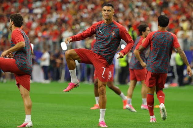 FIFA World Cup, WM, Weltmeisterschaft, Fussball 2026 - Round of 16 - Portugal vs Spain Cristiano Ronaldo of Portugal warms up before the FIFA World Cup 2026 Round of 16 match Portugal against Spain, in Dallas, USA, 06 July 2026. DALLAS United States  Copyright: xCHRISTOPHERxNEUNDORFx