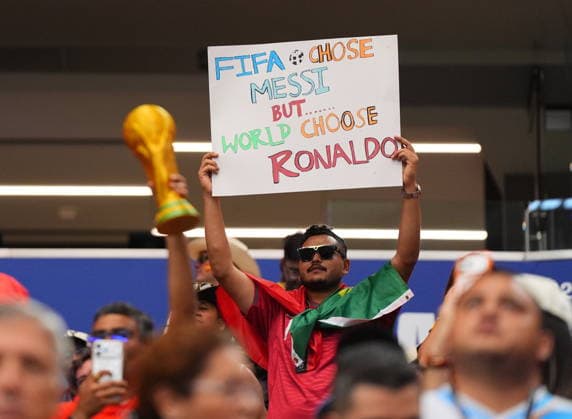 FIFA World Cup, WM, Weltmeisterschaft, Fussball 2026 - Round of 16 - Portugal vs Spain A fan of Cristiano Ronaldo poses for a photo ahead of the FIFA World Cup 2026 Round of 16 match Portugal against Spain, in Dallas, USA, 06 July 2026. DALLAS United States  Copyright: xJEFFREYxMCWHORTERx