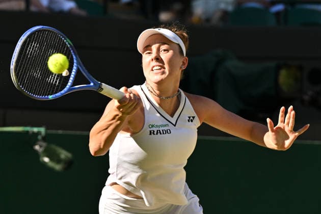 Wimbledon Tennis Championships 2026 - Day 8 LONDON, UNITED KINGDOM - JULY 6: Linda Noskova of the Czech Republic plays in the Women s singles quarter-finals round match against Madison Keys (not seen) of the United States during day 8 of The Wimbledon Tennis Championships at All England Lawn Tennis and Croquet Club on July 06, 2026 in London, United Kingdom. Ray Tang Anadolu London United Kingdom. Editorial use only. Please get in touch for any other usage.  Copyright: x2026xAnadoluxRayxTangx