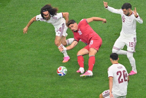 FIFA World Cup, WM, Weltmeisterschaft, Fussball 2026 - Round of 16 - Portugal vs Spain Marc Cucurella of Spain (L) and Pedro Neto of Portugal in action during the FIFA World Cup 2026 Round of 16 match Portugal against Spain, in Dallas, USA, 06 July 2026. DALLAS United States  Copyright: xSAMxWASSONx