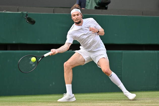 Wimbledon Tennis Championships 2026 - Day 8 LONDON, UNITED KINGDOM - JULY 6: Alexander Bublik of Kazakhstan plays in the men s singles round of 16 match against Taylor Fritz (not seen) of the United States during day 8 of The Wimbledon Tennis Championships at All England Lawn Tennis and Croquet Club on July 06, 2026 in London, United Kingdom. Ray Tang Anadolu London United Kingdom. Editorial use only. Please get in touch for any other usage.  Copyright: x2026xAnadoluxRayxTangx