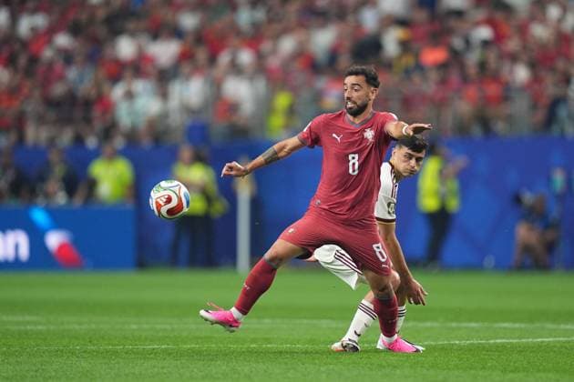 Bruno Fernandes of Portugal Portugal v Spain 2026 FIFA World Cup, WM, Weltmeisterschaft, Fussball Round of 16, Football, Dallas Stadium, Arlington, Texas, USA - 06 Jul 2026Arlington Dallas Stadium Texas (TX) United States of America  Copyright: xIsmaelxAdnan Shutterstockx 16980005ah