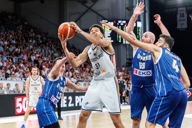 Filippos Tigkas (Zypern, 13), Sananda Fru (Deutschland, 31), Roberto Mantovani (Zypern, 69), Ioannis Pashialis (Zypern, 04), Deutschland vs. Zypern, Basketball, WM Qualifikation 2027, Gruppe E, 06.07.2026 Deutschland vs. Zypern, Basketball, WM Qualifikation 2027, Gruppe E, 06.07.2026 Bamberg *** Filippos Tigkas, Cyprus, 13, Sananda Fru, Germany, 31, Roberto Mantovani, Cyprus, 69, Ioannis Pashialis, Cyprus, 04, Germany vs. Cyprus, Basketball, 2027 World Cup Qualifiers, Group E, July 6, 2026 Germany vs. Cyprus, Basketball, 2027 World Cup Qualifiers, Group E, July 6, 2026 Bamberg Copyright: xEibner-Pressefoto G.xSantemizx EP_GSZ