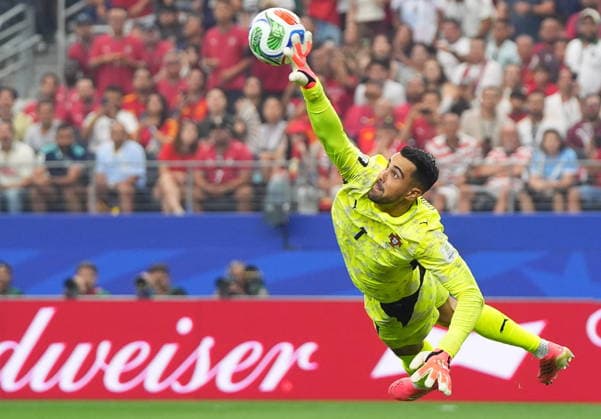 FIFA World Cup, WM, Weltmeisterschaft, Fussball 2026 - Round of 16 - Portugal vs Spain Portugal goalkeeper Diogo Costa in action during the FIFA World Cup 2026 Round of 16 match Portugal against Spain, in Dallas, USA, 06 July 2026. DALLAS United States  Copyright: xJEFFREYxMCWHORTERx