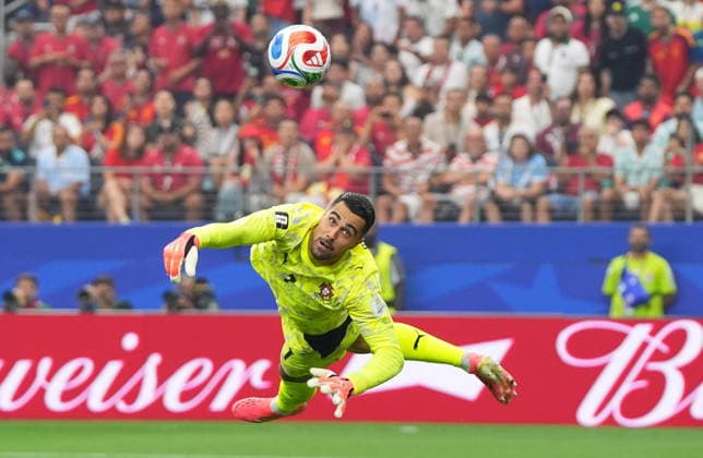 FIFA World Cup, WM, Weltmeisterschaft, Fussball 2026 - Round of 16 - Portugal vs Spain Portugal goalkeeper Diogo Costa in action during the FIFA World Cup 2026 Round of 16 match Portugal against Spain, in Dallas, USA, 06 July 2026. DALLAS United States  Copyright: xJEFFREYxMCWHORTERx