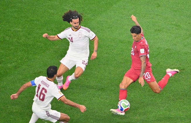 FIFA World Cup, WM, Weltmeisterschaft, Fussball 2026 - Round of 16 - Portugal vs Spain Joao Cancelo of Portugal (R) takes a shot on goal against Marc Cucurella of Spain during the FIFA World Cup 2026 Round of 16 match Portugal against Spain, in Dallas, USA, 06 July 2026. DALLAS United States  Copyright: xSAMxWASSONx