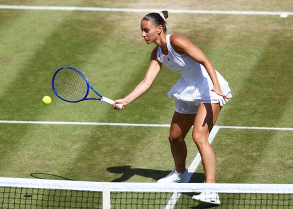Wimbledon Championships 2026, Day 8, AELTC Wimbledon, London, UK - 06 07 2026 Marta Kostyuk (UKR) in action during her fourth round match against Ashlyn Krueger (USA) in the 2026 Wimbledon Championships at the AELTC London London AELTC Wimbledon London GBR, UK NEWSPAPERS OUT Copyright: xMarkxGreenwoodx