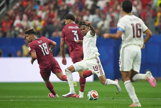 Lamine Yamal of Spain Portugal v Spain 2026 FIFA World Cup, WM, Weltmeisterschaft, Fussball Round of 16, Football, Dallas Stadium, Arlington, Texas, USA - 06 Jul 2026Arlington Dallas Stadium Texas (TX) United States of America  Copyright: xIsmaelxAdnan Shutterstockx 16980005aw