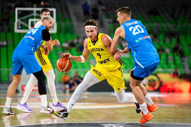 260706 Pelle Larsson of Sweden during the FIBA World Cup Qualifier game between Slovenia and Sweden on July 6, 2026 in Ljubljana. Photo: Martin Metelko BILDBYRAN kod 0032 basket basketball vm-kval kval fiba world cup qualifiers slovenien sverige slovenia sweden bbeng *** July 6, 2026: Pelle Larsson of Sweden during the FIBA World Cup Qualifier game between Slovenia and Sweden on July 6, 2026 in Ljubljana. Photo by Martin Metelko. BILDBYRAN code 0032 basketball FIBA World Cup qualifiers Slovenia Sweden bbeng  Copyright: MARTINxMETELKO BB260706ZK040