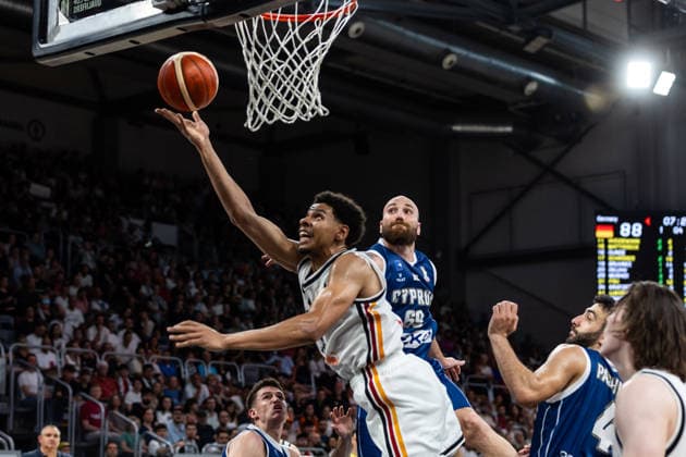 GER, FIBA Basketball World Cup 2027, European Qualifiers, Deutschland-Zypern. 06.07.2026, Brose Arena, Bamberg, GER, FIBA Basketball World Cup 2027, European Qualifiers, Deutschland-Zypern. Sananda Fru (Deutschland, No31), Roberto Mantovani (Zypern, No69) Â *** GER, 2027 FIBA Basketball World Cup, European Qualifiers, Germany vs. Cyprus, July 6, 2026, Brose Arena, Bamberg, GER, FIBA Basketball World Cup 2027, European Qualifiers, Germany vs. Cyprus: Sananda Fru (Germany), No. 31; Roberto Mantovani (Cyprus), No. 69 Â Nordphotox xTrienitz nph00051