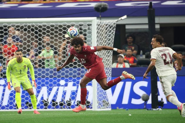 Renato Veiga (c) of Portugal controls the ball in a Round of 16 match at the 2026 FIFA World Cup, WM, Weltmeisterschaft, Fussball between Portugal and Spain at AT&T Stadium in Arlingtone, United States, 06 July 2026. FIFA World Cup 2026 - Round of 16 - Portugal vs Spain !ACHTUNG: NUR REDAKTIONELLE NUTZUNG!  Copyright: xLavandeiraxJrx AMDEP8382 20260706-55020820175_1