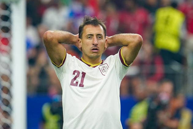 USA: Fussball FIFA World Cup, WM, Weltmeisterschaft, Fussball 2026, Achtelfinale - Spanien vs Portugal - AT&T Stadium (Dallas Stadium) in Arlington: Mikel Oyarzabal (Spanien 21) nach vergebener Torchance *** USA Soccer 2026 FIFA World Cup, Round of 16: Spain vs. Portugal at AT&T Stadium in Dallas, Arlington; Mikel Oyarzabal (Spain, 21) after a missed scoring opportunity Copyright: xJOERANxSTEINSIEKx