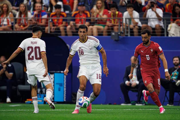 Pedri, Rodrigo and Bruno Fernandes seen during FIFA World Cup, WM, Weltmeisterschaft, Fussball 2026 game between national teams of Portugal and Spain (Grzegorz Wajda Ball Raw Images) Arlington Dallas Stadium USA Copyright: xGrzegorzxWajdax grzegorzwajda_portugal_spain_2526_1-42