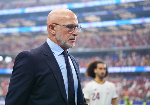 FIFA World Cup, WM, Weltmeisterschaft, Fussball 2026 - Round of 16 - Portugal vs Spain Spain s head coach Luis de la Fuente during the FIFA World Cup 2026 Round of 16 match Portugal against Spain, in Dallas, USA, 06 July 2026. DALLAS United States  Copyright: xJEFFREYxMCWHORTERx