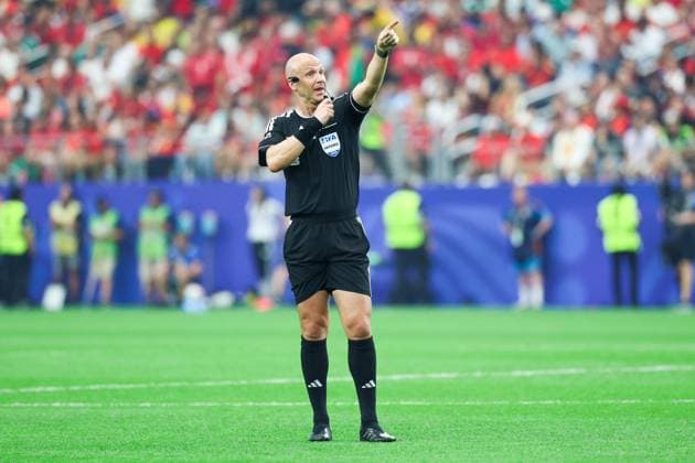 RECORD DATE NOT STATED FIFA World Cup, WM, Weltmeisterschaft, Fussball 2026 - Round of 16 - Portugal v Spain Referee Anthony Taylor during the Round of 16 match between Portugal and Spain at the FIFA World Cup, at Dallas Stadium, in Texas, United States, on Monday, July 06, 2026.(Foto: William Volcov Brazil Photo Press IMAGO) Sports Arlington TX United States Copyright: xWILLIAMxVOLCOVx