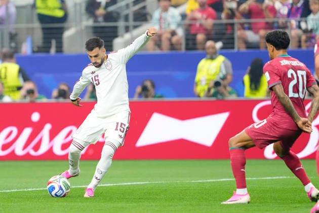 July 6, 2026, Arlington, Texas, United States: Alex Baena of Spain shoots during the FIFA World Cup, WM, Weltmeisterschaft, Fussball 2026 Round Of 16 match between Portugal and Spain at Dallas Stadium on July 6, 2026 in Arlington, United States. Arlington United States - ZUMAa181 20260706_zaa_a181_014 Copyright: xJosexBretonx