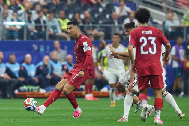 ARLINGTON, TX - JULY 06: Cristiano Ronaldo 7 of Portugal passes the ball during the FIFA World Cup, WM, Weltmeisterschaft, Fussball 2026 Round of 16 match between Portugal and Spain on July 6, 2026, at Dallas Stadium in Arlington, Texas. (Photo by David Buono Icon Sportswire) SOCCER: JUL 06 FIFA World Cup 26 Round of 16 - Portugal vs Spain EDITORIAL USE ONLY Icon260706170