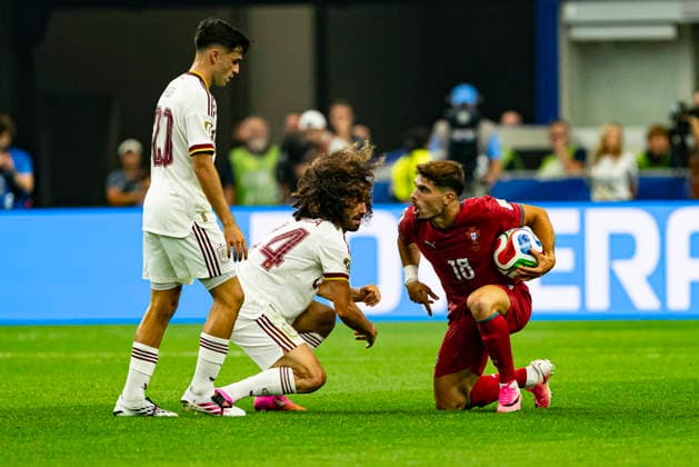 Pedri, Pedro Neto and Marc Cucurella seen during FIFA World Cup, WM, Weltmeisterschaft, Fussball 2026 game between national teams of Portugal and Spain (Edmund Wong Ball Raw Images) Arlington Dallas Stadium USA Copyright: xEdmundxWongx edmundwong_portugal_spain_2526_1-37