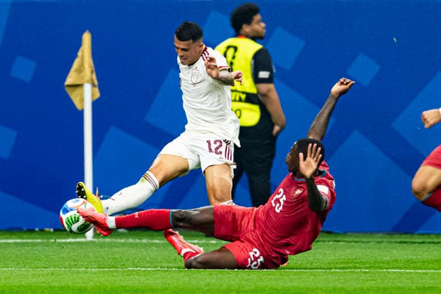 Pedro Porro and Nuno Mendes seen during FIFA World Cup, WM, Weltmeisterschaft, Fussball 2026 game between national teams of Portugal and Spain (Edmund Wong Ball Raw Images) Arlington Dallas Stadium USA Copyright: xEdmundxWongx edmundwong_portugal_spain_2526_1-40