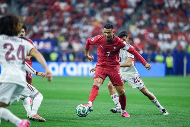Portugal v Spain - FIFA World Cup, WM, Weltmeisterschaft, Fussball 2026 Round of 16 DALLAS, TEXAS, USA JULY 6, 2026: Portugal s Cristiano Ronaldo ( 7) controls the ball during the FIFA World Cup 2026 Round of 16 match between Portugal and Spain at Dallas Stadium in Dallas, Texas, USA. Dallas United States of America Copyright: x xAymanxArefx xJNAxPressx