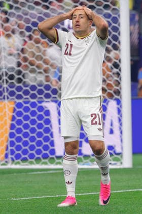 July 6, 2026, Dallas, Texas, USA: Spain midfielder MIKEL OYARZABAL (21) reacts during the 2026 FIFA World Cup, WM, Weltmeisterschaft, Fussball Round of 16 match between Portugal and Spain at Dallas Stadium on July 6, 2026. David Ballering II ADM Newswire ZUMA Press Wire Dallas USA - ZUMAa325 20260706_zsa_a325_004 Copyright: xDavidxBalleringxIix