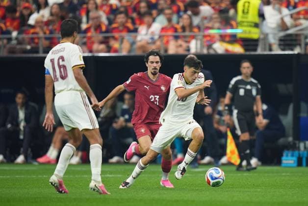 Pedri of Spain Portugal v Spain 2026 FIFA World Cup, WM, Weltmeisterschaft, Fussball Round of 16, Football, Dallas Stadium, Arlington, Texas, USA - 06 Jul 2026Arlington Dallas Stadium Texas (TX) United States of America  Copyright: xIsmaelxAdnan Shutterstockx 16980005bn