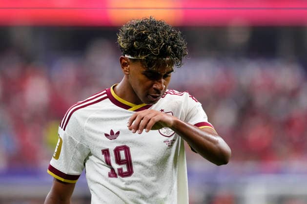 July 6, 2026, Arlington, Texas, United States: Lamine Yamal of Spain looks on during the FIFA World Cup, WM, Weltmeisterschaft, Fussball 2026 Round Of 16 match between Portugal and Spain at Dallas Stadium on July 6, 2026 in Arlington, United States. Arlington United States - ZUMAa181 20260706_zaa_a181_040 Copyright: xJosexBretonx