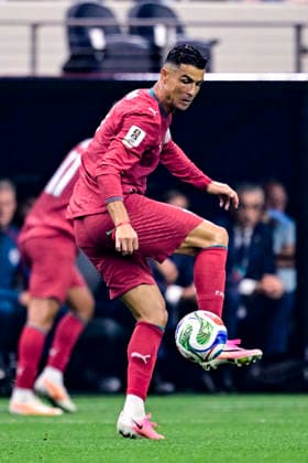 Cristiano Ronaldo of Portugal controls the ball during the match between Portugal and Spain, valid for the round of 16 of the 2026 FIFA World Cup, WM, Weltmeisterschaft, Fussball held at AT&T Stadium in Dallas, Texas, United States. Richard Callis Fotoarena (Richard Callis SPP)  Copyright: xRichardxCallisx xSPPx spp-en-RiCa-2981072