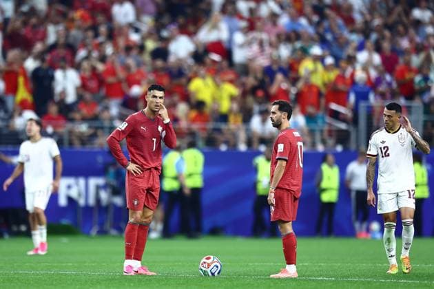 Cristiano Ronaldo of Portugal appears dejected after Spain open the scoring Portugal v Spain 2026 FIFA World Cup, WM, Weltmeisterschaft, Fussball Round of 16, Football, Dallas Stadium, Arlington, Texas, USA - 06 Jul 2026Arlington Dallas Stadium Texas (TX) United States of America  Copyright: xMichaelxZemanek Shutterstockx 16980007av