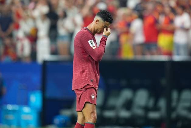 Cristiano Ronaldo of Portugal appears dejected after the full time whistle Portugal v Spain 2026 FIFA World Cup, WM, Weltmeisterschaft, Fussball Round of 16, Football, Dallas Stadium, Arlington, Texas, USA - 06 Jul 2026Arlington Dallas Stadium Texas (TX) United States of America  Copyright: xIsmaelxAdnan Shutterstockx 16980005dd