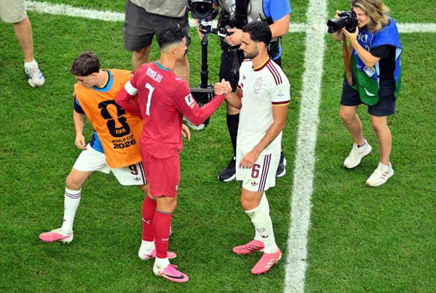 FIFA World Cup, WM, Weltmeisterschaft, Fussball 2026 - Round of 16 - Portugal vs Spain Cristiano Ronaldo of Portugal (L) and Mikel Merino of Spain react after the FIFA World Cup 2026 Round of 16 match Portugal against Spain, in Dallas, USA, 06 July 2026. DALLAS United States  Copyright: xSAMxWASSONx