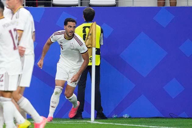 July 6, 2026, Arlington, Texas, United States: Mikel Merino of Spain celebrates after scoring his team s first goal during the FIFA World Cup, WM, Weltmeisterschaft, Fussball 2026 Round Of 16 match between Portugal and Spain at Dallas Stadium on July 6, 2026 in Arlington, United States. Portugal V Spain: Round Of 16 - FIFA World Cup 2026  - ZUMAa181 20260706_zaa_a181_066 Copyright: xJosexBretonx