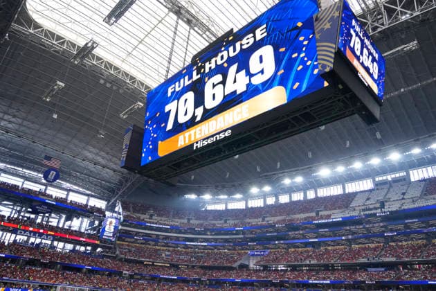Portugal v Spain: Round of 16 - FIFA World Cup, WM, Weltmeisterschaft, Fussball 2026 The LED Screen displays the match attendance of ™70,649™ during the FIFA World Cup 2026 Round Of 16 match between Portugal and Spain at Dallas Stadium on July 6, 2026 in Arlington, United States. Arlington TX United States  Copyright: xJosexBretonx originalFilename:bretonhernandez-portugal260706_npBo9.jpg