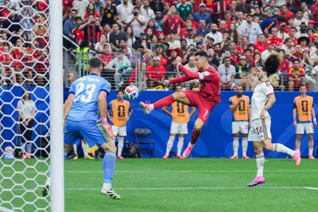 Cristiano Ronaldo of Portugal shoots for goal during a FIFA Men’s World Cup 2026 round of 16 football match between Portugal and Spain at Dallas Stadium, in Arlington on July 06th 2026 (Photo by Leo Barrilari SPP)  Copyright: xLeoxBarrilari SPPx Sportspressphoto_SPR186537