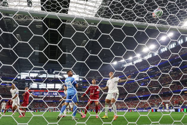 ARLINGTON, TX - JULY 06: Unai Simon 23 of Spain, Cristiano Ronaldo 7 of Portugal and Pedro Porro 12 of Spain watch the final ball of the match go over the net ending the FIFA World Cup, WM, Weltmeisterschaft, Fussball 2026 Round of 16 match between Portugal and Spain on July 6, 2026, at Dallas Stadium in Arlington, Texas. (Photo by David Buono Icon Sportswire) SOCCER: JUL 06 FIFA World Cup 26 Round of 16 - Portugal vs Spain EDITORIAL USE ONLY Icon260706215