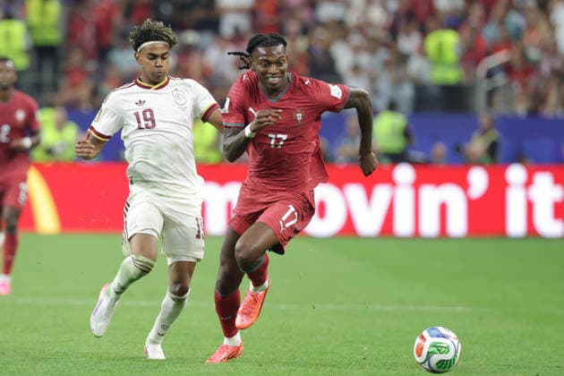 July 6, 2026, Arlington, Texas, USA: Portugal forward RAFAEL LEAO (17) chases the ball during the 2026 FIFA World Cup, WM, Weltmeisterschaft, Fussball round of 16 match between Spain and Portugal at Dallas Stadium in Arlington, Texas. Spain defeated Portugal, 1-0. World Cup 2026: R16: Spain 1:0 Portugal  - ZUMAh193 20260706_zsp_h193_068 Copyright: xDanielxMcGregor-Huyerx
