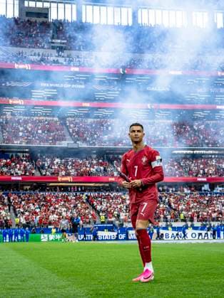 DALLAS - Cristiano Ronaldo of Portugal during the 2026 World Cup match between Portugal and Spain at Dallas Stadium on July 6, 2026, in Dallas, United States. (Photo by Stefan Koops EYE4IMAGES DeFodi Images) - *** DALLAS Cristiano Ronaldo of Portugal during the 2026 World Cup match between Portugal and Spain at Dallas Stadium on July 6, 2026, in Dallas, United States. Photo by Stefan Koops, EYE4IMAGES, DeFodi Images