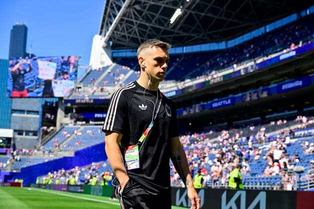 USA vs Belgium - FIFA World Cup, WM, Weltmeisterschaft, Fussball 2026 SEATTLE, UNITED STATES OF AMERICA - JULY 06 : Trossard Leandro forward of Belgium before the start of the game pictured during the FIFA World Cup 2026 round of 16 match between the United States of America and Belgium at the Lumen Field stadium on July 6, 2026 in Seattle, United States of America, 06 07 2026 Seattle United States of America  Copyright: xJanxDexMeuleneirx